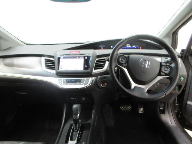 ジェイド ＲＳ　６人　純正ドラレコ　メモリーナビ　Ｂｌｕｅｔｏｏｔｈ　ＥＴＣ　純正アルミホイール　ＨｏｎｄａＳＥＮＳＩＮＧ　ワンオーナー　バックモニター　サイドエアバック　ドライブレコーダー装着車　衝突軽減ブレーキ（12枚目）