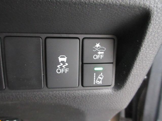 ジェイド ＲＳ　６人　純正ドラレコ　メモリーナビ　Ｂｌｕｅｔｏｏｔｈ　ＥＴＣ　純正アルミホイール　ＨｏｎｄａＳＥＮＳＩＮＧ　ワンオーナー　バックモニター　サイドエアバック　ドライブレコーダー装着車　衝突軽減ブレーキ（15枚目）