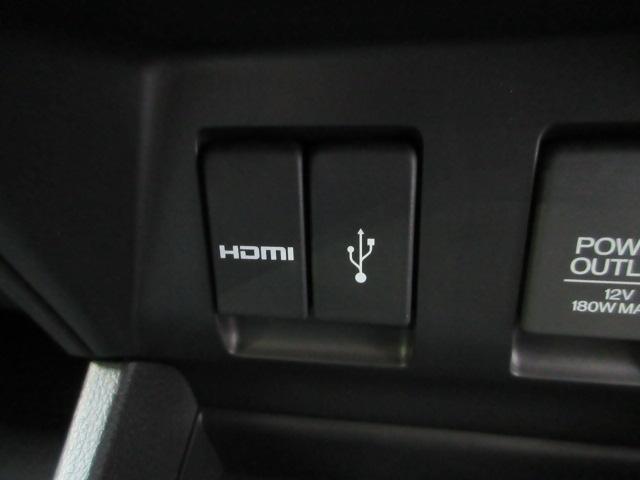 ジェイド ＲＳ　６人　純正ドラレコ　メモリーナビ　Ｂｌｕｅｔｏｏｔｈ　ＥＴＣ　純正アルミホイール　ＨｏｎｄａＳＥＮＳＩＮＧ　ワンオーナー　バックモニター　サイドエアバック　ドライブレコーダー装着車　衝突軽減ブレーキ（16枚目）