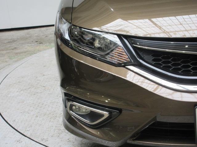 ジェイド ＲＳ　６人　純正ドラレコ　メモリーナビ　Ｂｌｕｅｔｏｏｔｈ　ＥＴＣ　純正アルミホイール　ＨｏｎｄａＳＥＮＳＩＮＧ　ワンオーナー　バックモニター　サイドエアバック　ドライブレコーダー装着車　衝突軽減ブレーキ（17枚目）