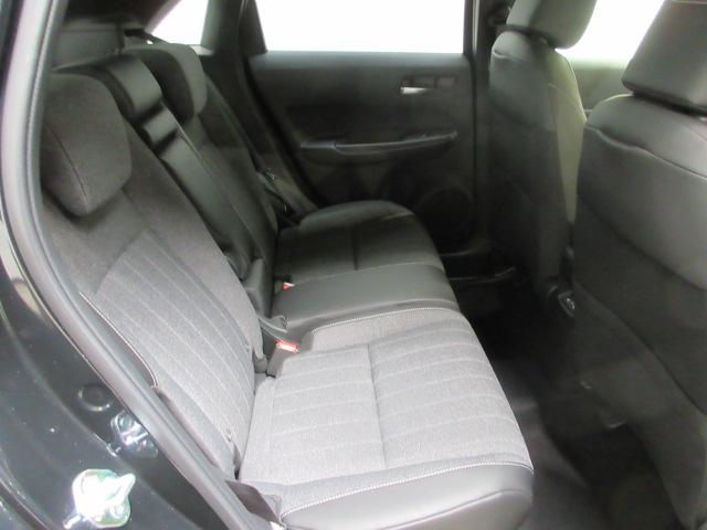 フィット ｅ：ＨＥＶホーム　当社デモカー　純正ドラレコ　メモリーナビ　リアカメラ　Ｂｌｕｅｔｏｏｔｈ　ＥＴＣ　革巻きステアリング　ＨｏｎｄａＳＥＮＳＩＮＧ　前後誤発進抑制機能　クリソナ　助手席エアバッグ　運転席エアバッグ　禁煙（22枚目）