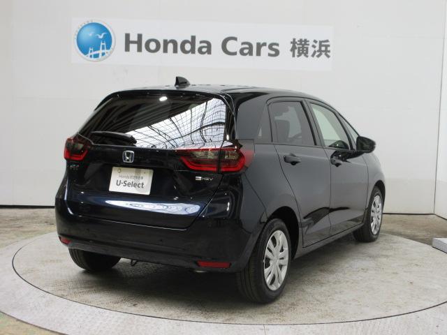 フィット ｅ：ＨＥＶホーム　当社デモカー　純正ドラレコ　メモリーナビ　リアカメラ　Ｂｌｕｅｔｏｏｔｈ　ＥＴＣ　革巻きステアリング　ＨｏｎｄａＳＥＮＳＩＮＧ　前後誤発進抑制機能　クリソナ　助手席エアバッグ　運転席エアバッグ　禁煙（25枚目）