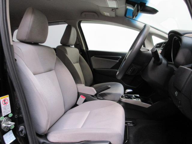 フィットハイブリッド Ｆパッケージ　メモリーナビ　リアカメラ　Ｂｌｕｅｔｏｏｔｈ　ＵＳＢ　ＥＴＣ　フルセグＴＶ　フロントハーフシェード　ＣＴＢＡ　ドアバイザー　ワンオーナー　地デジＴＶ　盗難警報装置　ワンオ－ナ－車　記録簿有り　禁煙（14枚目）