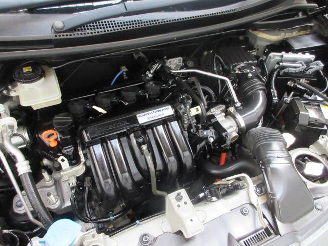 フィットハイブリッド Ｆパッケージ　メモリーナビ　リアカメラ　Ｂｌｕｅｔｏｏｔｈ　ＵＳＢ　ＥＴＣ　フルセグＴＶ　フロントハーフシェード　ＣＴＢＡ　ドアバイザー　ワンオーナー　地デジＴＶ　盗難警報装置　ワンオ－ナ－車　記録簿有り　禁煙（24枚目）