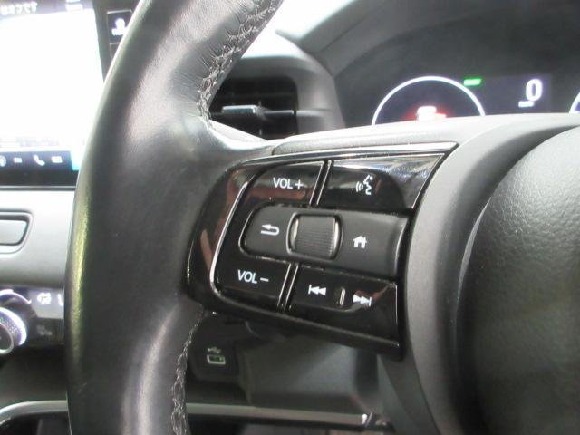ヴェゼル ｅ：ＨＥＶＺ　前後ドラレコ　ＥＴＣ２．０　メモリーナビ　全周囲カメラ　シートヒーター　ＨｏｎｄａＳＥＮＳＩＮＧ　ワンオーナー　ブルートゥースオーディオ　盗難防止装置　１オーナー　ドラレコ付き　Ｒカメラ　記録簿（8枚目）