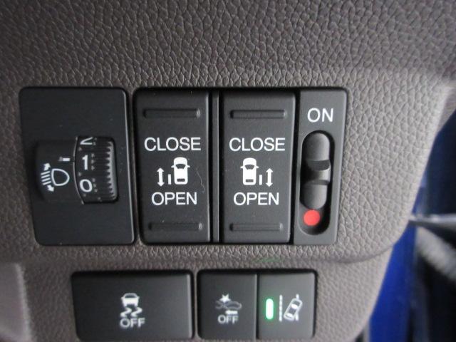 フリード G・ホンダセンシング 6人 メモリーナビ リアカメラ Bluetooth ETC 両側電動スライドドア LEDヘッドライト フロントハーフシェード ドアバイザー ワンオーナー Fセグ 追突被害軽減ブレーキ iストップ 禁煙(8枚目)