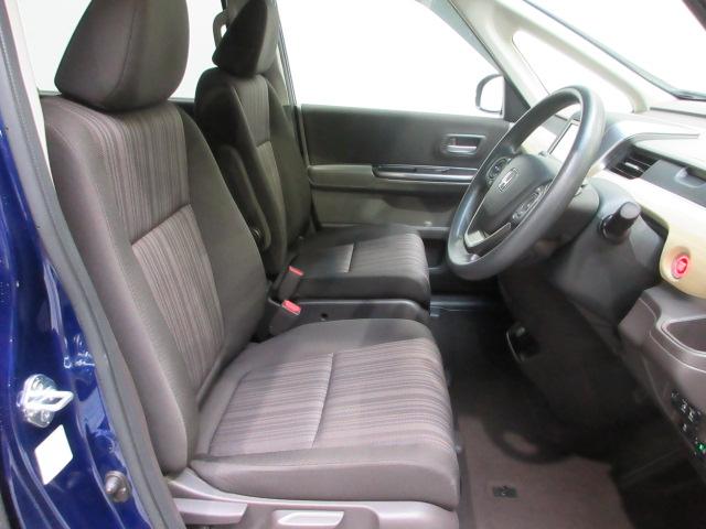 フリード G・ホンダセンシング 6人 メモリーナビ リアカメラ Bluetooth ETC 両側電動スライドドア LEDヘッドライト フロントハーフシェード ドアバイザー ワンオーナー Fセグ 追突被害軽減ブレーキ iストップ 禁煙(17枚目)