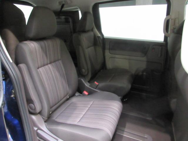 フリード G・ホンダセンシング 6人 メモリーナビ リアカメラ Bluetooth ETC 両側電動スライドドア LEDヘッドライト フロントハーフシェード ドアバイザー ワンオーナー Fセグ 追突被害軽減ブレーキ iストップ 禁煙(18枚目)