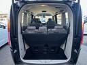 ７人乗車時のラゲッジスペースです。開口部が広いので荷物を出し入れラクラクです。