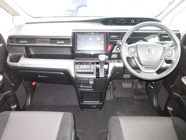 スパーダ ホンダセンシング ワンオーナー 8人乗り 純正9インチナビ Bluetooth ETC リアカメラ 安全運転支援システム 衝突軽減ブレーキシステム サイドカーテンエアバック 両席電動パワースライドドア スマートキー(10枚目)