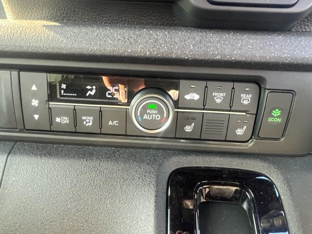 N-BOXカスタム ターボコーディネートスタイル 両側電動ドア 禁煙車 Rカメラ クルコン スマートキ- パワーステアリング ETC VSA セキュリティ エアコン LEDライト パワーウィンドウ アイドリングストップ(18枚目)