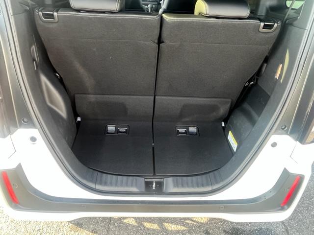 N-BOXカスタム ターボコーディネートスタイル 両側電動ドア 禁煙車 Rカメラ クルコン スマートキ- パワーステアリング ETC VSA セキュリティ エアコン LEDライト パワーウィンドウ アイドリングストップ(32枚目)