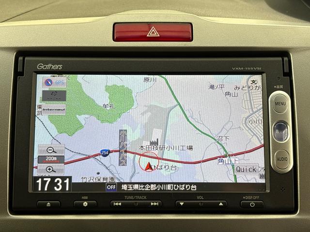 フリード Ｇジャストセレクション　純正メモリーナビ　ワンセグＴＶ　バックカメラ　スマートキー　左側パワースライドドア　ディスチャージヘッドライト　ＥＴＣ　ベンチシート　Ｂｌｕｅｔｏｏｔｈ対応　Ｂモニター　スマトキー　定期点検記録簿（3枚目）