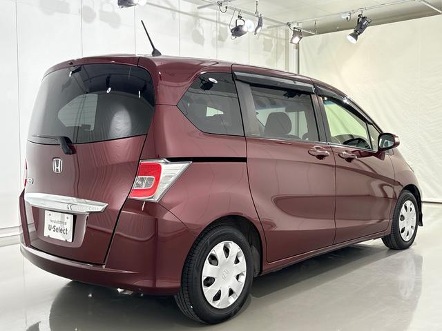 フリード Ｇジャストセレクション　純正メモリーナビ　ワンセグＴＶ　バックカメラ　スマートキー　左側パワースライドドア　ディスチャージヘッドライト　ＥＴＣ　ベンチシート　Ｂｌｕｅｔｏｏｔｈ対応　Ｂモニター　スマトキー　定期点検記録簿（10枚目）