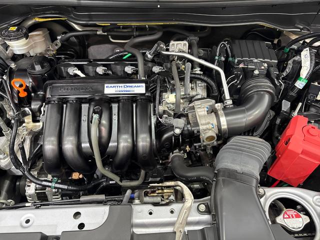 フィット ホーム　●ワンオーナー●衝突軽減ブレーキ●認定中古車●ＬＥＤライト●クリアランスソナー●クルコン●スマートキー●横滑り防止装置　レーンキープアシスト　禁煙車　電動格納ドアミラー　エアバッグ　ｉストップ　ＶＳＡ（2枚目）