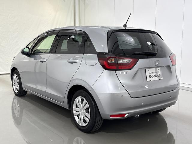 フィット ホーム　●ワンオーナー●衝突軽減ブレーキ●認定中古車●ＬＥＤライト●クリアランスソナー●クルコン●スマートキー●横滑り防止装置　レーンキープアシスト　禁煙車　電動格納ドアミラー　エアバッグ　ｉストップ　ＶＳＡ（9枚目）