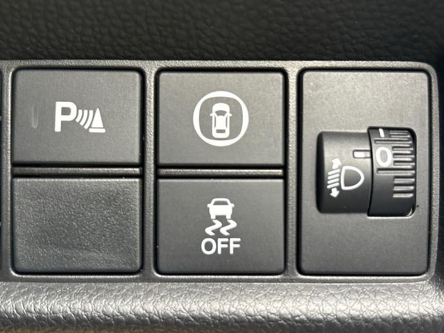 フィット ホーム　●ワンオーナー●衝突軽減ブレーキ●認定中古車●ＬＥＤライト●クリアランスソナー●クルコン●スマートキー●横滑り防止装置　レーンキープアシスト　禁煙車　電動格納ドアミラー　エアバッグ　ｉストップ　ＶＳＡ（21枚目）