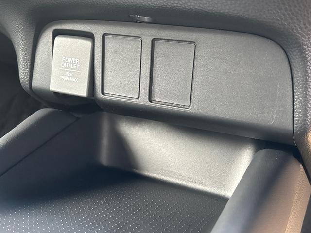 フィット ホーム　●ワンオーナー●衝突軽減ブレーキ●認定中古車●ＬＥＤライト●クリアランスソナー●クルコン●スマートキー●横滑り防止装置　レーンキープアシスト　禁煙車　電動格納ドアミラー　エアバッグ　ｉストップ　ＶＳＡ（24枚目）