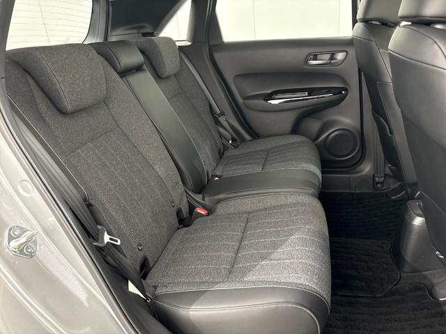 フィット ホーム　●ワンオーナー●衝突軽減ブレーキ●認定中古車●ＬＥＤライト●クリアランスソナー●クルコン●スマートキー●横滑り防止装置　レーンキープアシスト　禁煙車　電動格納ドアミラー　エアバッグ　ｉストップ　ＶＳＡ（29枚目）