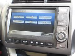 ナビゲーションはホンダ純正ＨＤＤナビを装着しております。ＡＭ、ＦＭ、ＣＤ、ＤＶＤ再生、音楽録音再生、フルセグＴＶがご使用いただけます。初めて訪れた場所でも安心ですね！ 2