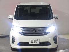 ハロゲンより明るく、より遠くまでさらなる安心感のあるＬＥＤヘッドライトを採用。照射軸の上下方向を自動調整するオートレベリング機構、点灯忘れも防止できるオートライトコントロール機構付きです。 6