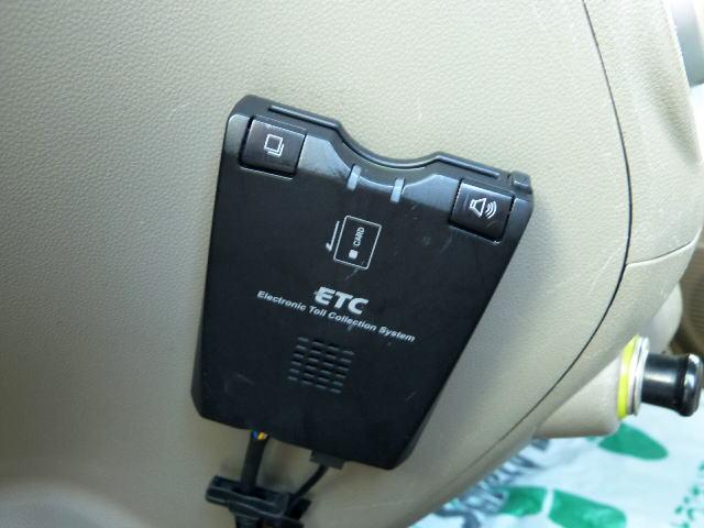 アトレーワゴン カスタムターボＲＳ　純正ナビ　地デジＴＶ　バックカメラ　ターボ　純正エアロ　キーレス　両側スライドドア　ベンチシート　純正ＨＩＤ　フォグランプ　タイミングチェーン　純正１３インチＡＷ　盗難防止システム　ＥＴＣ　後期モデル（18枚目）