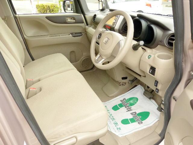 Ｎ－ＢＯＸ Ｇ・Ｌパッケージ　純正ナビ　テレビ　バックカメラ　スマートキー　Ｐスタート　アイドリングストップ　両側スライド左パワスラ　タイミングチェーン　ベンチシート　チップアップシート　盗難防止システム　衝突安全ボディ　ＥＴＣ（9枚目）