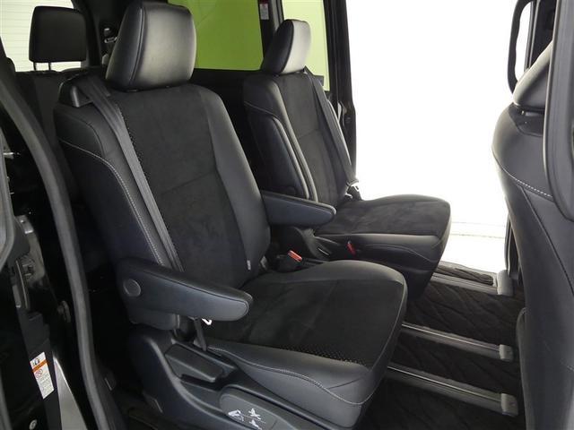 ヴォクシー ZS 煌III フルセグ メモリーナビ バックカメラ 衝突被害軽減システム ETC 両側電動スライド LEDヘッドランプ 3列シート ウオークスルー ワンオーナー DVD再生 記録簿 乗車定員7人 ナビ&TV CD(18枚目)