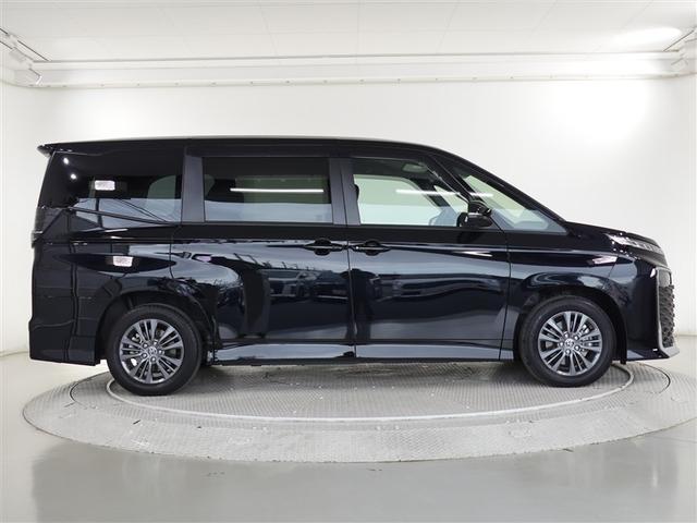 ヴォクシー S-G フルセグ メモリーナビ バックカメラ 衝突被害軽減システム ETC 両側電動スライド LEDヘッドランプ 3列シート ウオークスルー ワンオーナー DVD再生 ミュージックプレイヤー接続可 記録簿(10枚目)