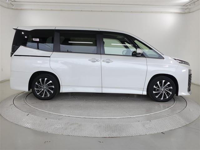 ヴォクシー S-Z フルセグ メモリーナビ バックカメラ 衝突被害軽減システム ETC 両側電動スライド LEDヘッドランプ 3列シート ワンオーナー DVD再生 ミュージックプレイヤー接続可 記録簿 乗車定員7人 CD(10枚目)