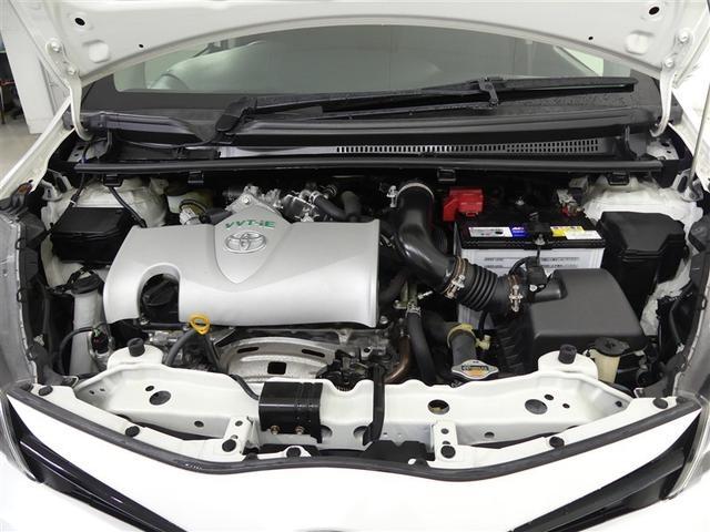 ヴィッツ Ｆ　フルセグ　メモリーナビ　バックカメラ　衝突被害軽減システム　ＥＴＣ　ＤＶＤ再生　記録簿　アイドリングストップ　ナビ＆ＴＶ　ＣＤ　キーレス（24枚目）