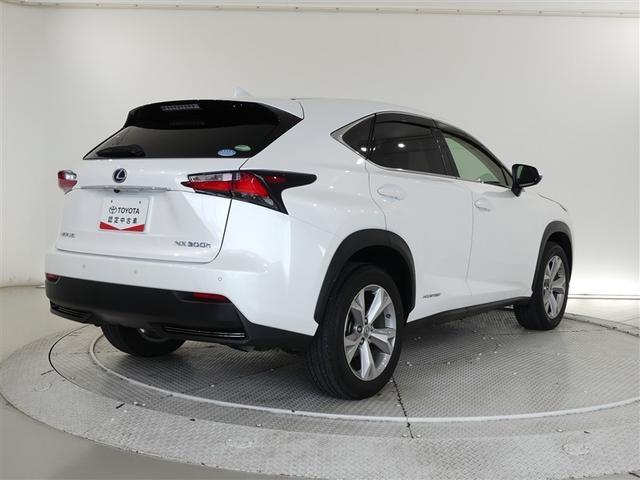 NX NX300h バージョンL 革シート 4WD フルセグ メモリーナビ バックカメラ 衝突被害軽減システム ETC LEDヘッドランプ ワンオーナー DVD再生 ミュージックプレイヤー接続可 記録簿 安全装備 電動シート CD(3枚目)