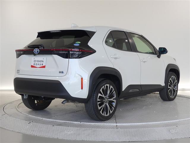 ヤリスクロス ハイブリッドＺ　フルセグ　メモリーナビ　バックカメラ　衝突被害軽減システム　ＥＴＣ　ＬＥＤヘッドランプ　ワンオーナー　ミュージックプレイヤー接続可　記録簿　安全装備　オートクルーズコントロール　電動シート　ナビ＆ＴＶ（3枚目）