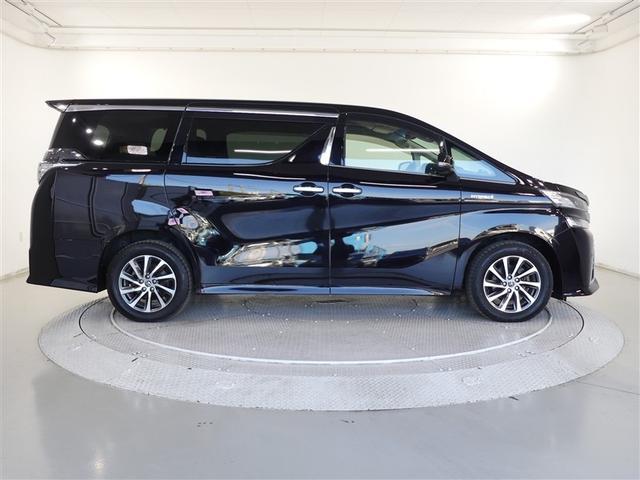 ヴェルファイアハイブリッド ＺＲ　Ｇエディション　革シート　４ＷＤ　フルセグ　メモリーナビ　後席モニター　バックカメラ　衝突被害軽減システム　ＥＴＣ　両側電動スライド　ＬＥＤヘッドランプ　３列シート　ＤＶＤ再生　記録簿　乗車定員７人　安全装備　ＣＤ（31枚目）