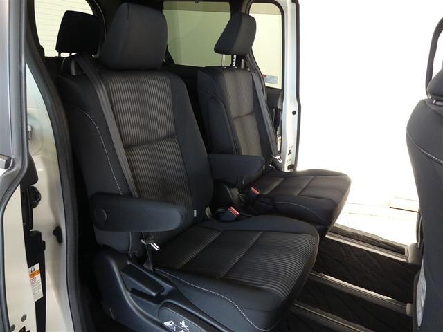 ヴォクシー ZS 4WD フルセグ メモリーナビ 後席モニター バックカメラ 衝突被害軽減システム ETC 電動スライドドア LEDヘッドランプ 3列シート ウオークスルー ワンオーナー DVD再生 記録簿 ナビ&TV(18枚目)