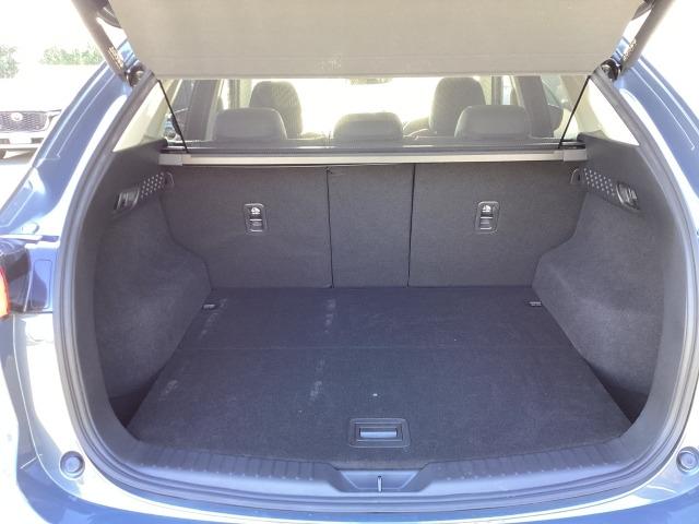 ＣＸ－５ ２．２　ＸＤ　ブラックトーンエディション　ディーゼルターボ　ワイヤレス充電　スマホアプリ連動　ハンズフリー機能付きパワーリフトゲート　ＢＯＳＥサウンドシステム　ＵＳＢ－Ｃポイント　３６０度カメラ　禁煙　ＬＥＤライト　アドバンスドキー　Ｂｌｕｅｔｏｏｔｈ　ＥＴＣ（11枚目）