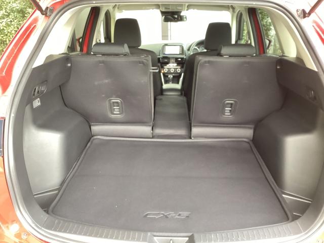 ＣＸ－５ ２．２　ＸＤ　ディーゼルターボ　４ＷＤ　後席フリップダウンモニター　クルーズコントロール　メモリーナビ　バックカメラ　サイドカメラ　ＨＩＤヘッドランプ　フルセグＴＶ　スマートインＥＴＣ　アドバンスドキー　ＰＷ　ＡＵＸ　ターボ車　ＥＴＣ付（11枚目）