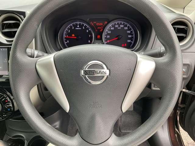 ノート １．２　Ｘ　Ｖセレクション　プラスセーフティ　車線逸脱警告　運転席助手席エアバック　記録簿付き　ＡＡＣ　キーレスエントリー　ＥＴＣ　スマートキー　盗難防止システム　アイドリングストップ　ＡＢＳ　パワステ　メモリナビ　エアバッグ　ナビ＆ＴＶ（12枚目）