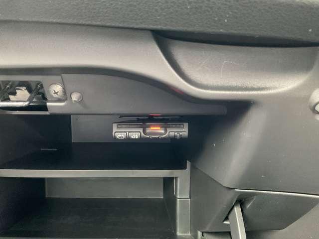 ノート １．２　Ｘ　Ｖセレクション　プラスセーフティ　車線逸脱警告　運転席助手席エアバック　記録簿付き　ＡＡＣ　キーレスエントリー　ＥＴＣ　スマートキー　盗難防止システム　アイドリングストップ　ＡＢＳ　パワステ　メモリナビ　エアバッグ　ナビ＆ＴＶ（14枚目）