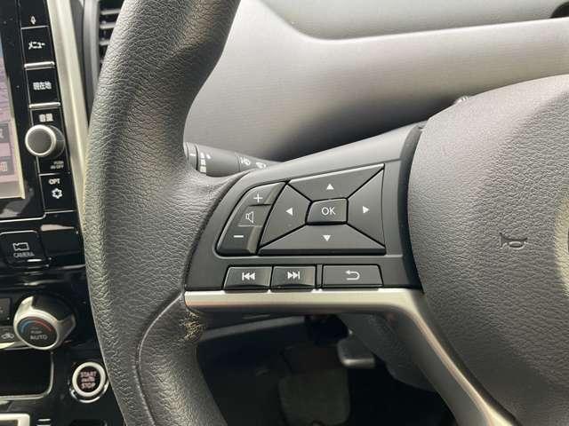 セレナ ２．０　Ｘ　※純正９インチナビ＋後席モニター＋地デジ　３６０度カメラ　ＬＥＤライト　インテリジェントキー　サイドカメラ　Ａストップ　パークアシスト　ＥＴＣ　ドラレコ　アルミホイール　レーンキープ　記録簿　キーレス　メモナビ　ワンセグテレビ　ナビＴＶ（8枚目）