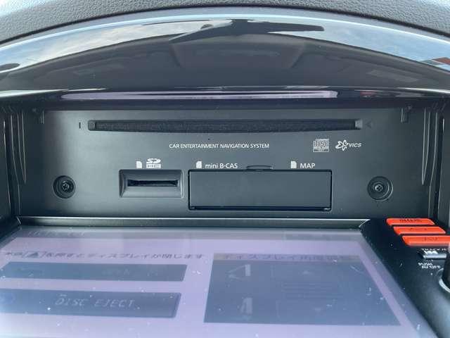 ジューク １．５　１５ＲＸ　タイプＶ　エコアイドル　助手席エアバッグ　エアコン　運転席エアバッグ　ＥＴＣ車載器　盗難防止　ドライブレコ－ダ－　パワーステアリング　記録簿　メモリーナビ　ワンセグテレビ　ＡＢＳ　インテリジェントキー　キーレス（11枚目）