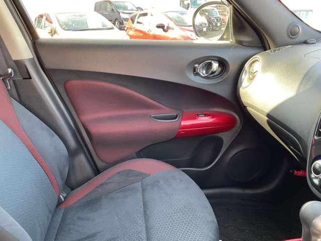 ジューク １．５　１５ＲＸ　タイプＶ　エコアイドル　助手席エアバッグ　エアコン　運転席エアバッグ　ＥＴＣ車載器　盗難防止　ドライブレコ－ダ－　パワーステアリング　記録簿　メモリーナビ　ワンセグテレビ　ＡＢＳ　インテリジェントキー　キーレス（20枚目）