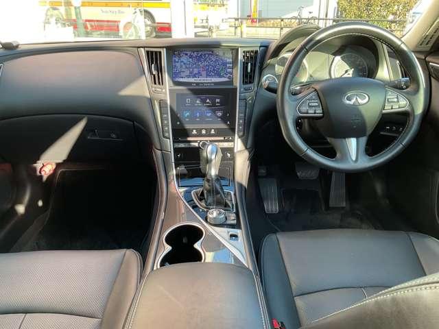 スカイライン ３．５　３５０ＧＴ　ハイブリッド　タイプＰ　スマートキ　プリクラッシュ　盗難防止システム　ＬＥＤ　ＡＷ　オートクルーズコントロール　ＴＶナビ　オートエアコン　Ｄレコ　キーレスゴー　メモリ－ナビ　レーンアシスト　Ｂカメラ　ＥＴＣ　サイドカメラ（4枚目）