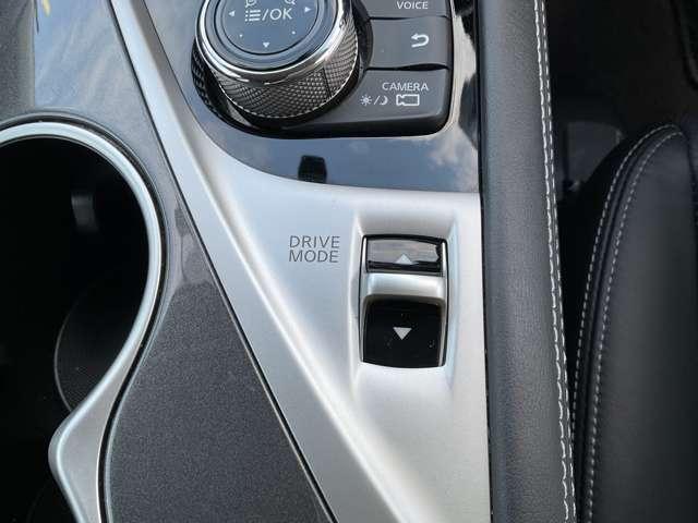 スカイライン ３．５　３５０ＧＴ　ハイブリッド　タイプＰ　スマートキ　プリクラッシュ　盗難防止システム　ＬＥＤ　ＡＷ　オートクルーズコントロール　ＴＶナビ　オートエアコン　Ｄレコ　キーレスゴー　メモリ－ナビ　レーンアシスト　Ｂカメラ　ＥＴＣ　サイドカメラ（14枚目）