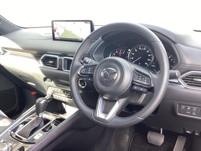 ＣＸ－５ ２．５　２５Ｓ　スポーツ　アピアランス　衝突被害軽減ブレーキ　全周囲カメラ　アダプティブＬＥＤヘッドライト　パワーシート　２カメラドラレコ　シートヒーター　レーダークルーズコントロール　ＥＴＣ　追従走行　ＤＳＣ　地デジ　本革　ＥＴＣ車載器（2枚目）