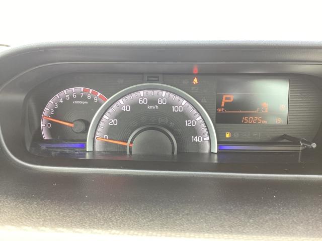 シンプルながらも落ち着いたメーターパネルは大人な雰囲気を演出します。