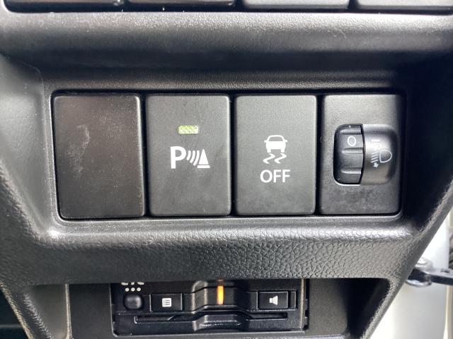 デュアルセンサーブレーキサポート（衝突被害軽減システム）を搭載しております。