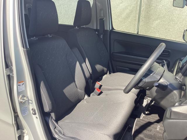 運転席の状態もグッド　年式・走行距離をほとんど感じさせない、大変きれいな室内です！