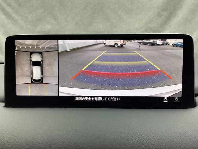 狭い場所での駐車やすれ違いなどでより的確な運転操作に役立つ３６０°ビューモニターが装備されています