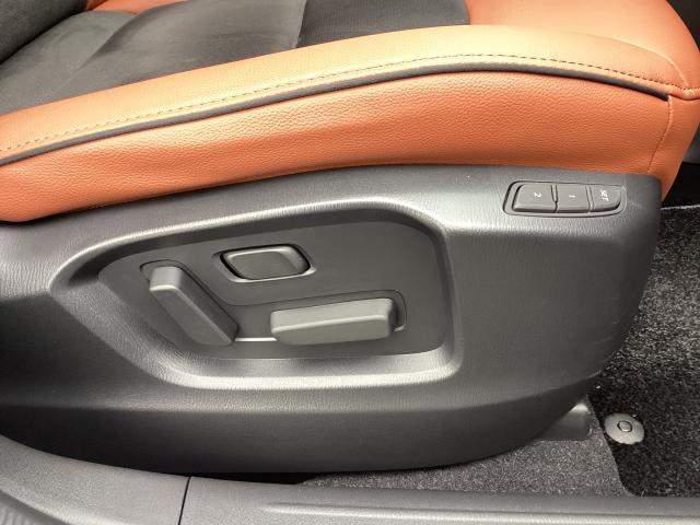 パワーシートを装備　体格や好みに応じたポジションをスムーズに調整できます